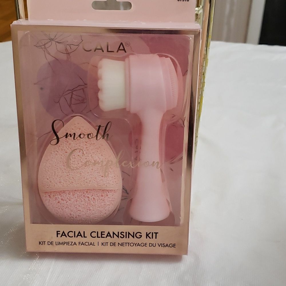 Cala Facial Cleaning Set NIB